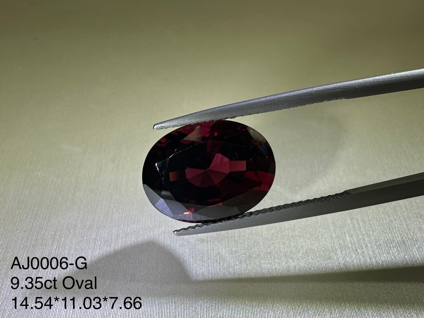 9.35ct  Garnet