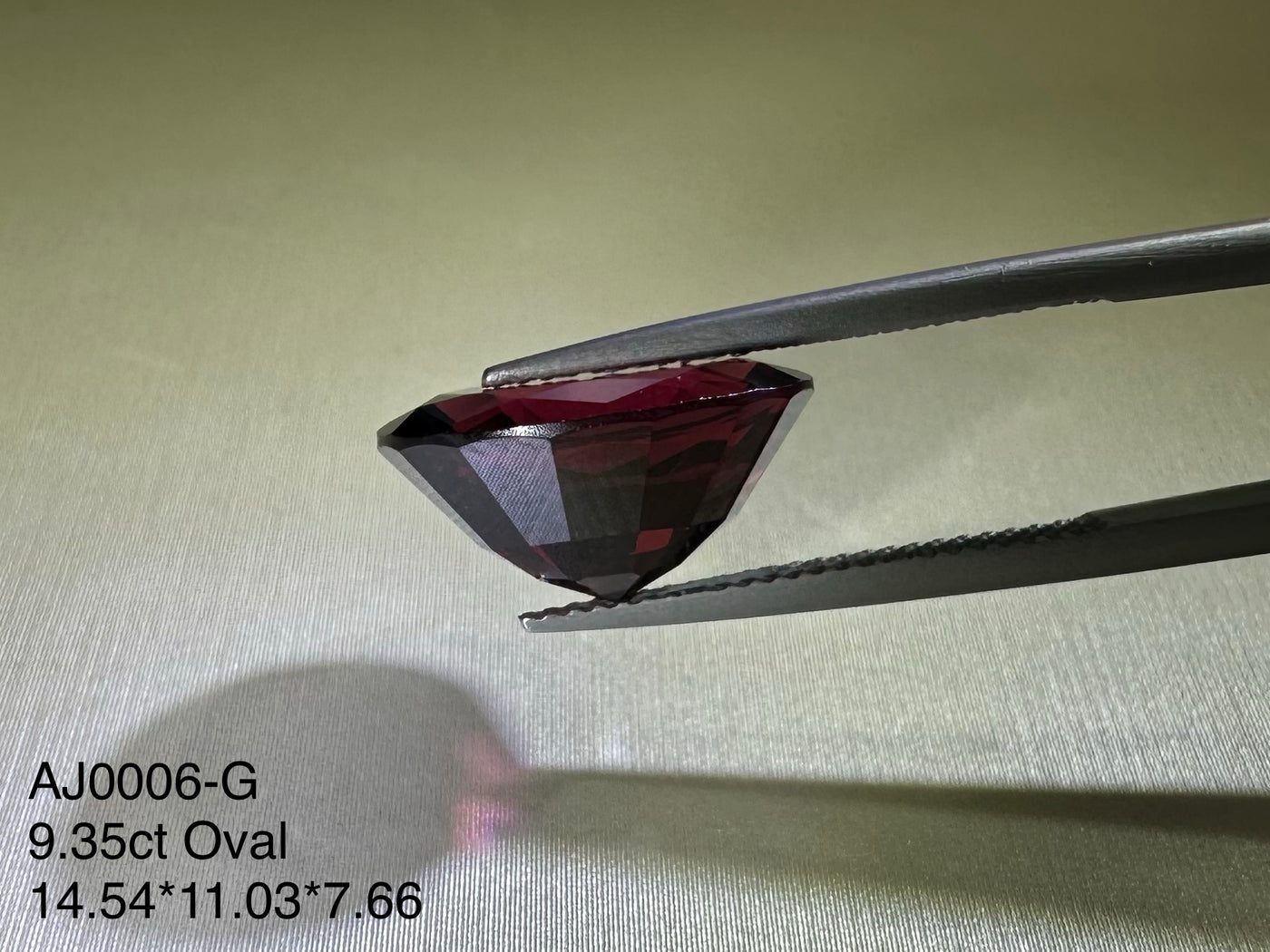 9.35ct  Garnet